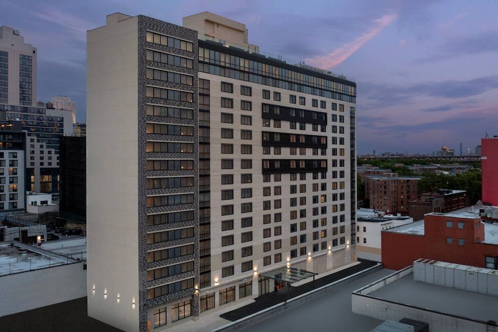 SpringHill Suites by Marriott New York Queens 1