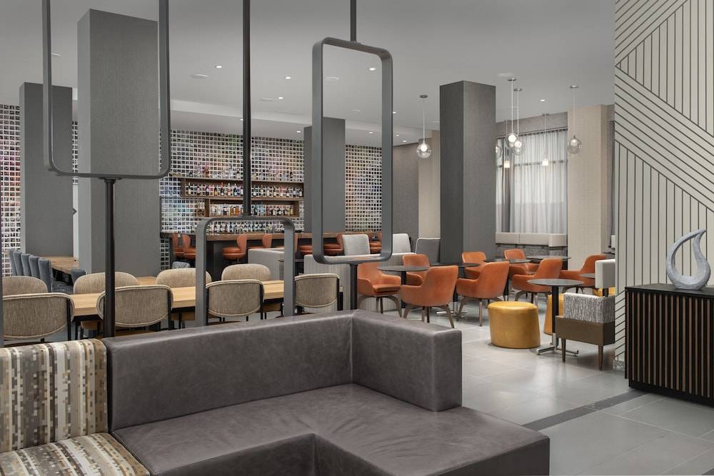 SpringHill Suites by Marriott New York Queens 2