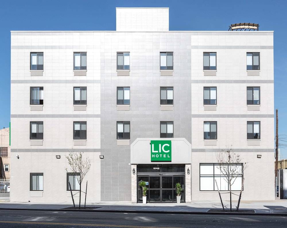 LIC Hotel 1