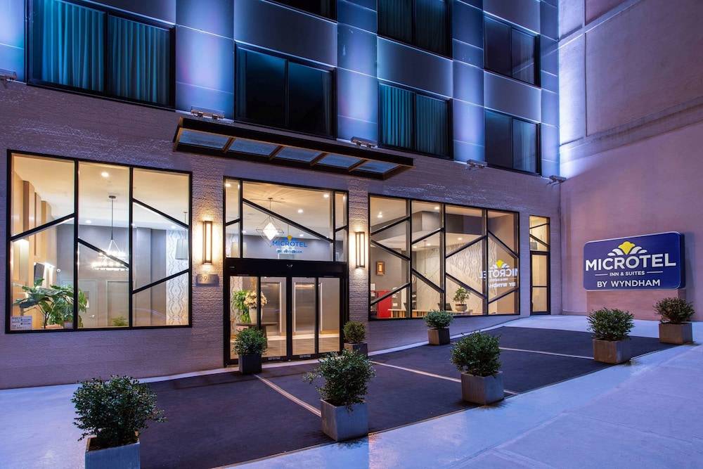 Microtel Inn by Wyndham Long Island City 1