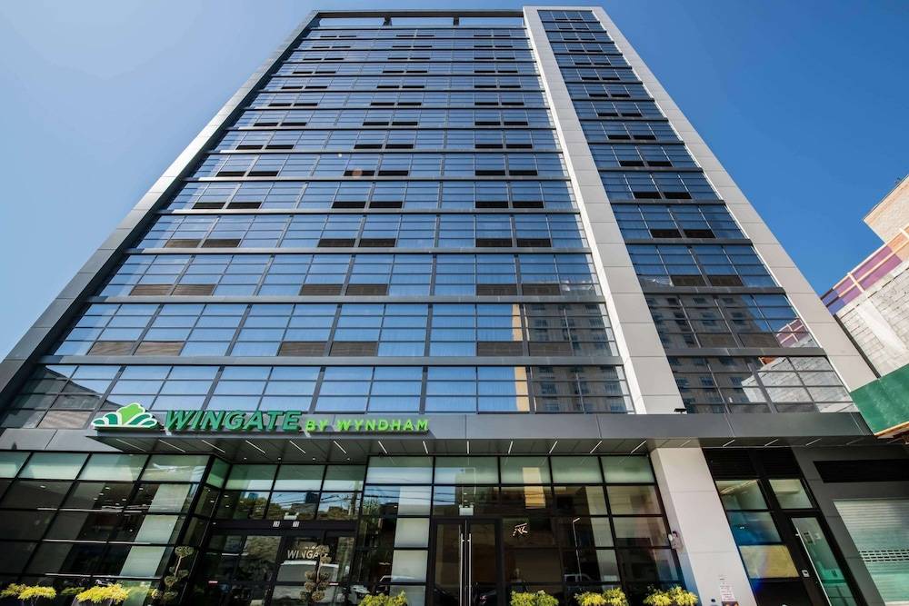 Wingate by Wyndham Long Island City 1