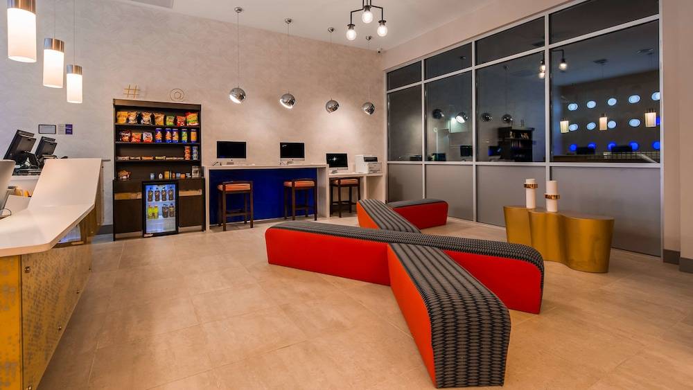 GLō Best Western Brooklyn NYC 2