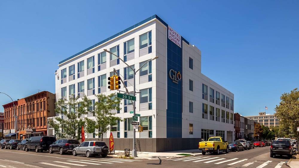 GLō Best Western Brooklyn NYC 1
