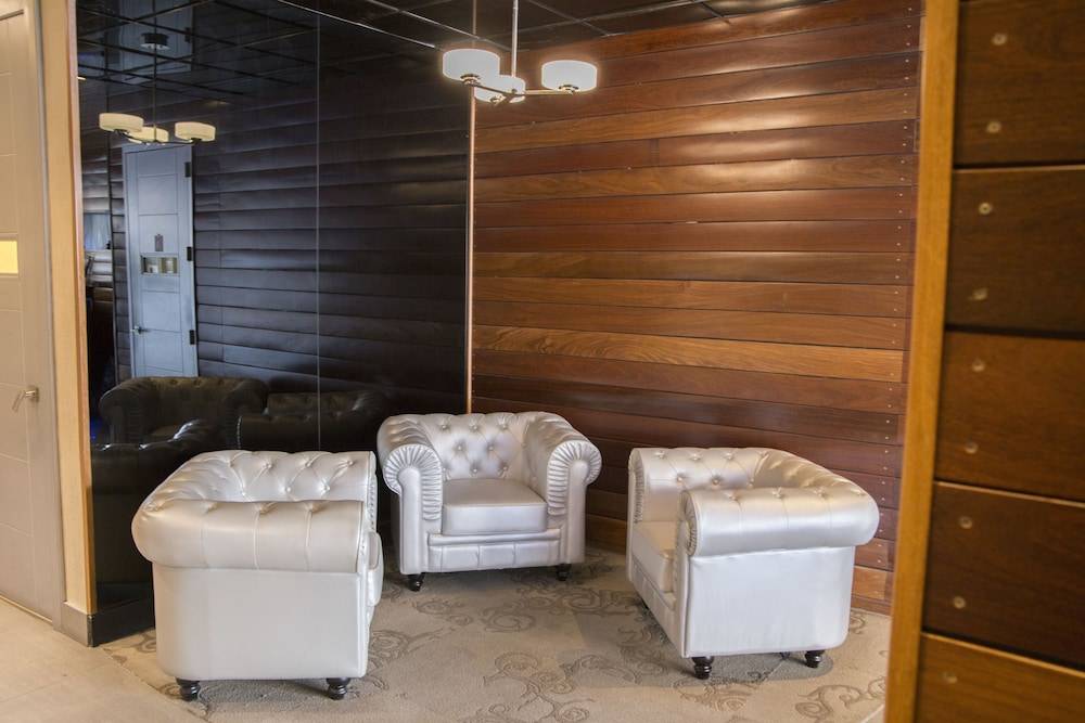 Aura Hotel Brooklyn 2