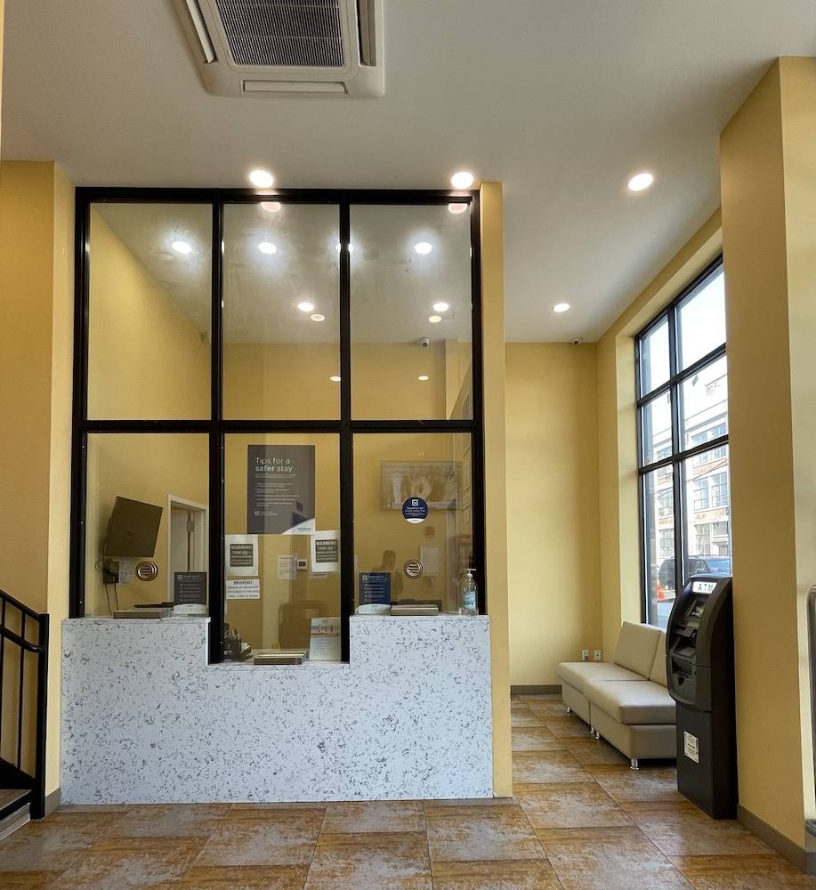 Super 8 by Wyndham Brooklyn Williamsburg 2