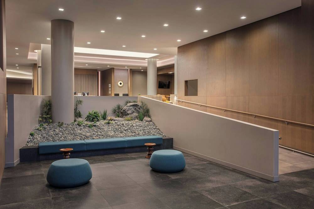 Sheraton LaGuardia East Hotel 2