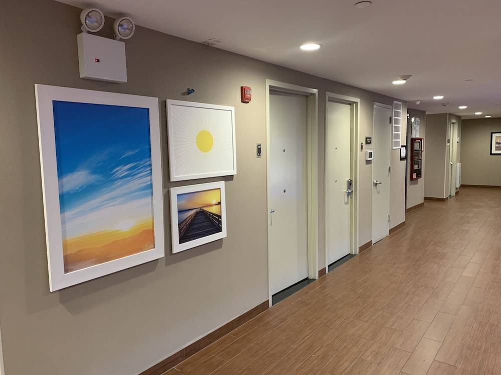 Days Inn by Wyndham Brooklyn Borough Park 2