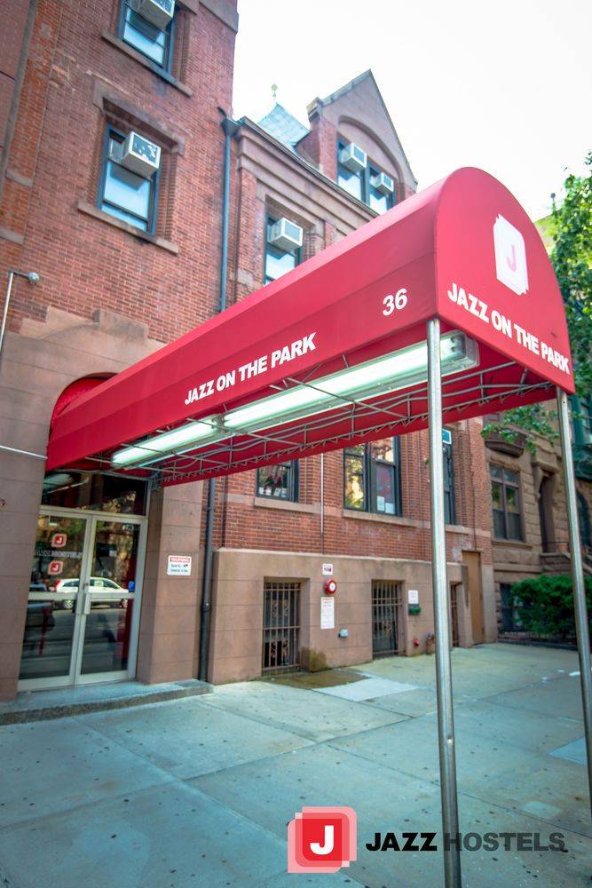 JAZZ ON THE PARK HOSTEL 2
