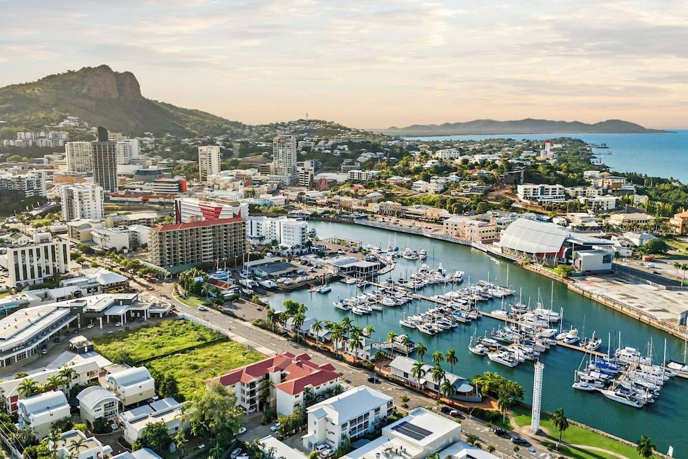 Townsville Studio - Walk to City, Stadium & Ferry 1