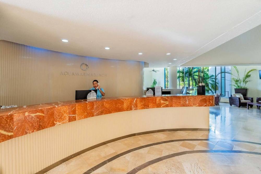 Aquamarina Beach Hotel 2