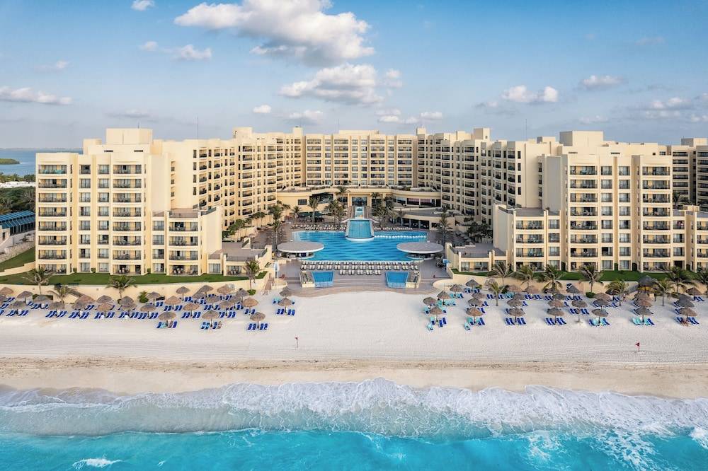 Holiday Inn Club Vacations The Royal Sands All Inclusive 1