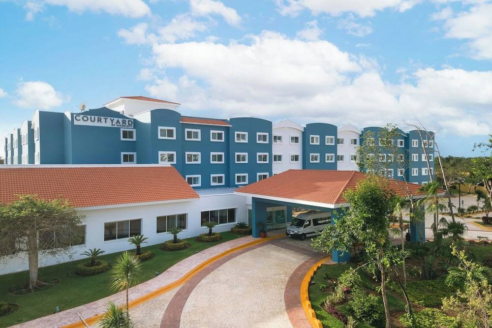 Courtyard by Marriott Cancun Airport 1