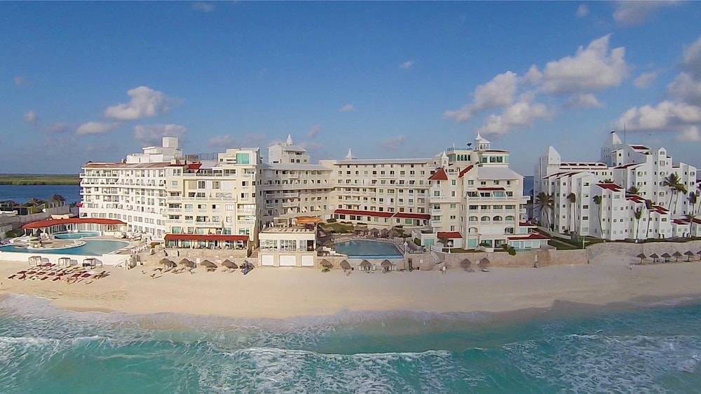 BSEA Cancun Plaza Hotel 1