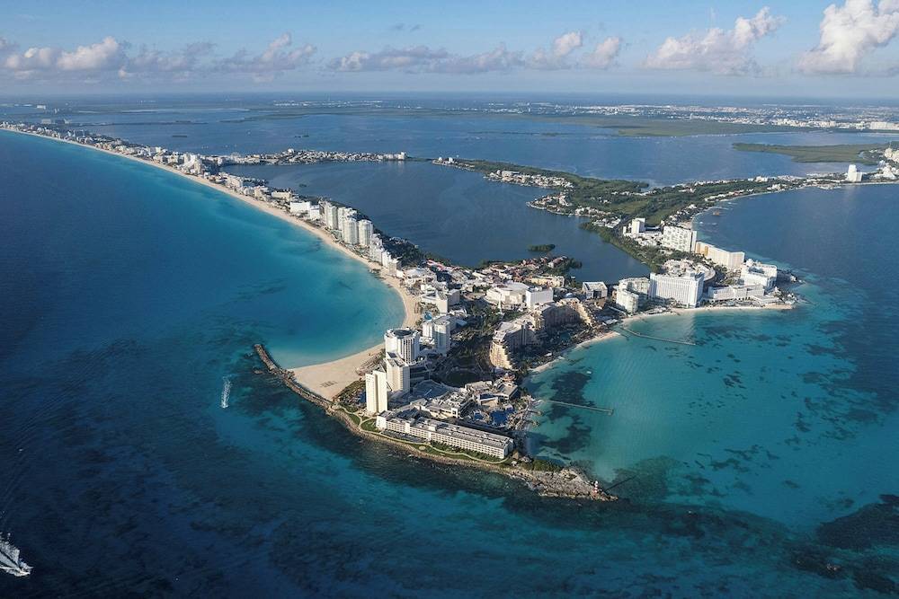 Aloft by Marriott Cancun 1
