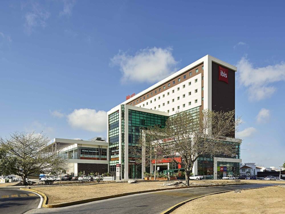 Ibis Cancun Centro 1