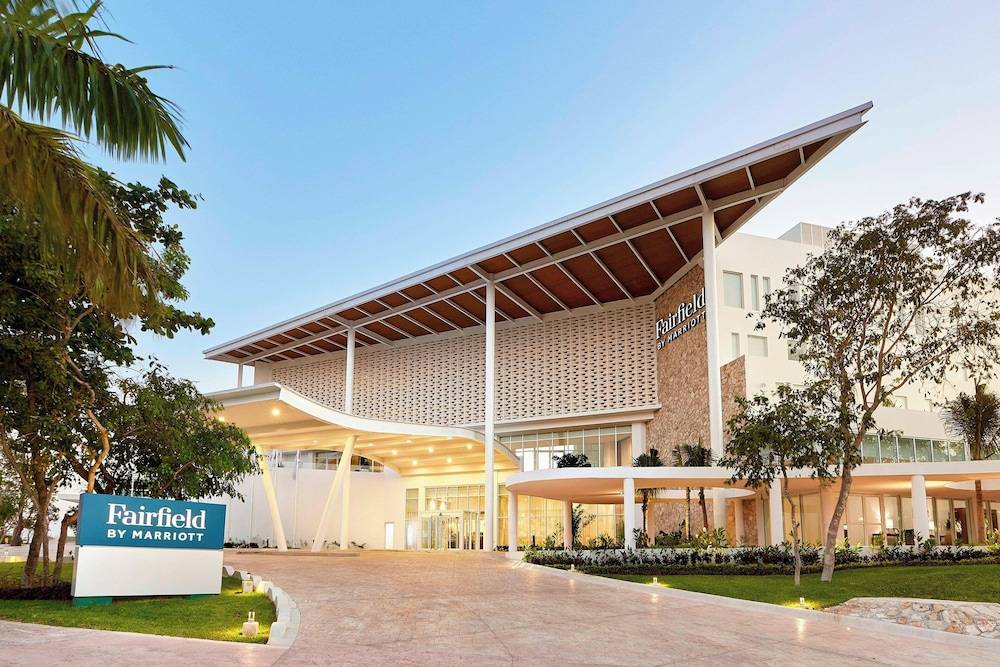Fairfield Inn & Suites by Marriott Cancun Airport 1