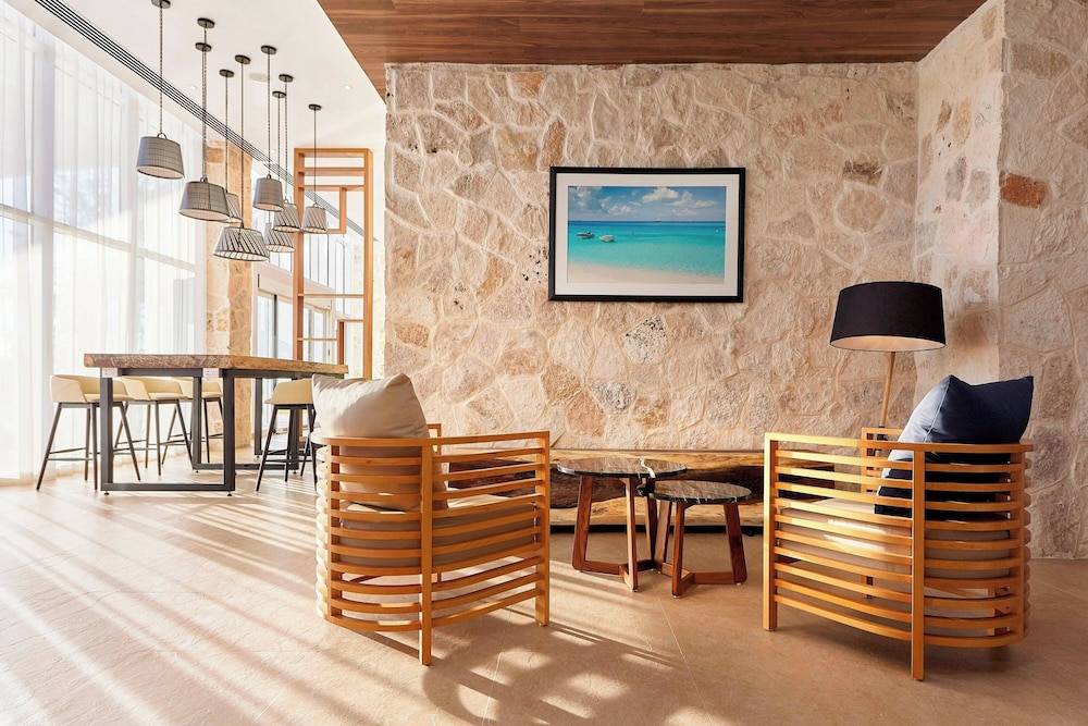 Fairfield Inn & Suites by Marriott Cancun Airport 2