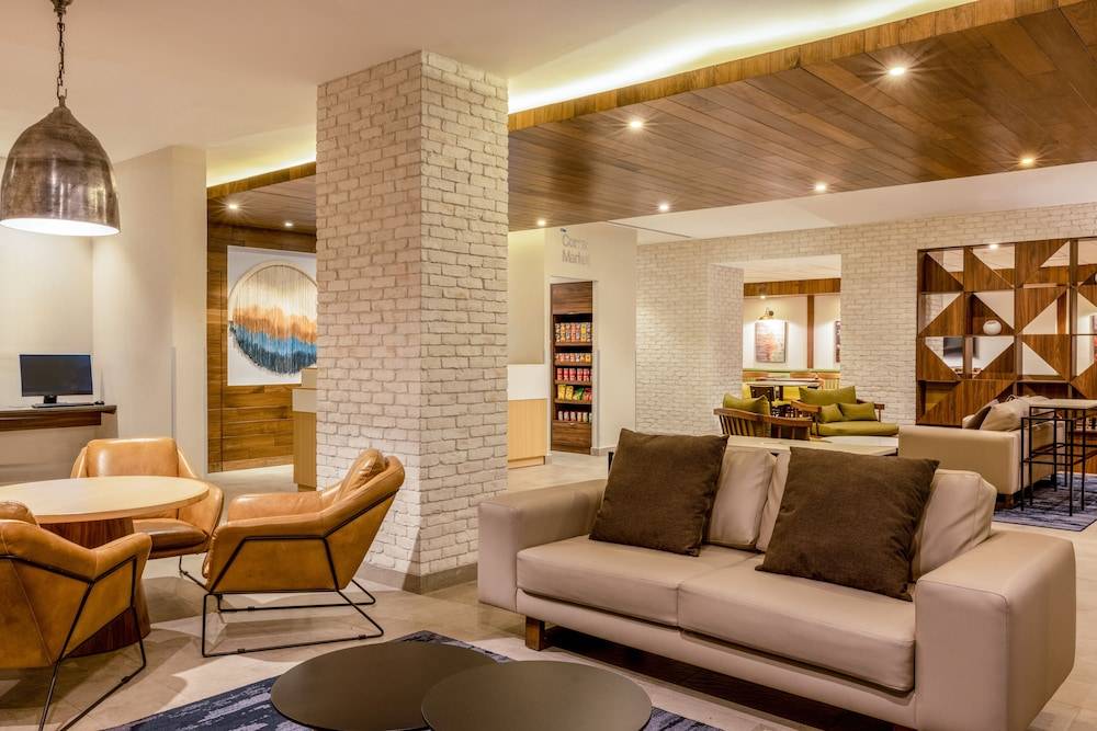 Fairfield by Marriott Inn & Suites Cancun Downtown 2