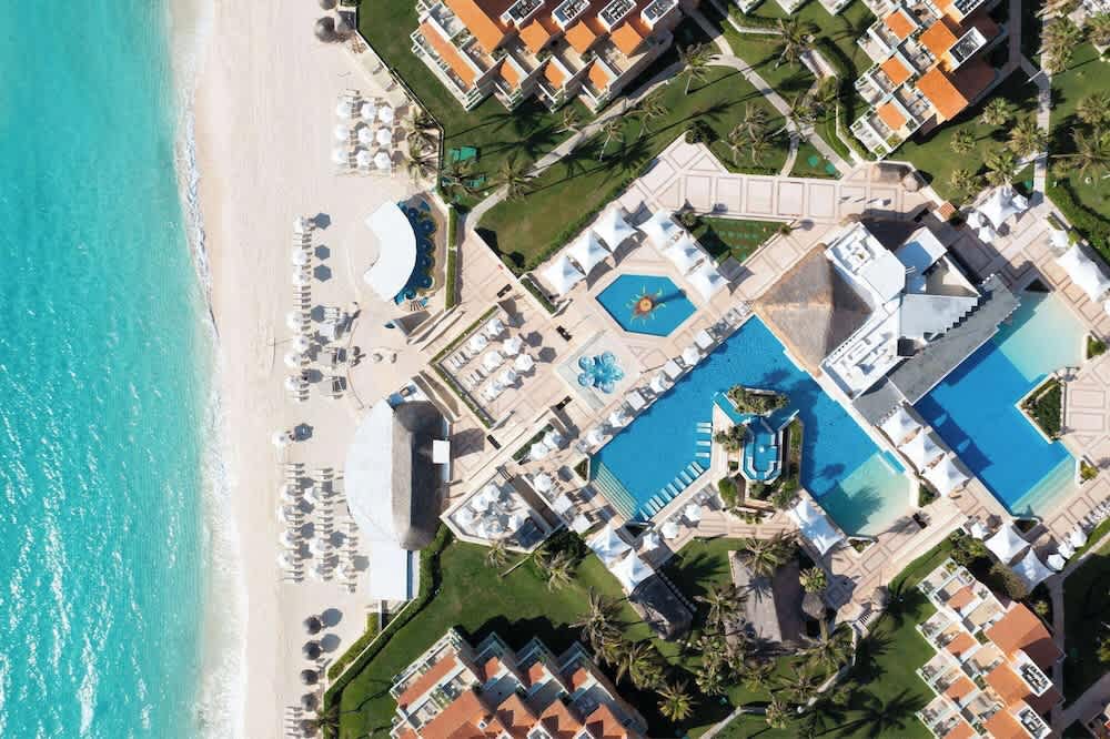 Wyndham Grand Cancun All Inclusive Resort & Villas 1