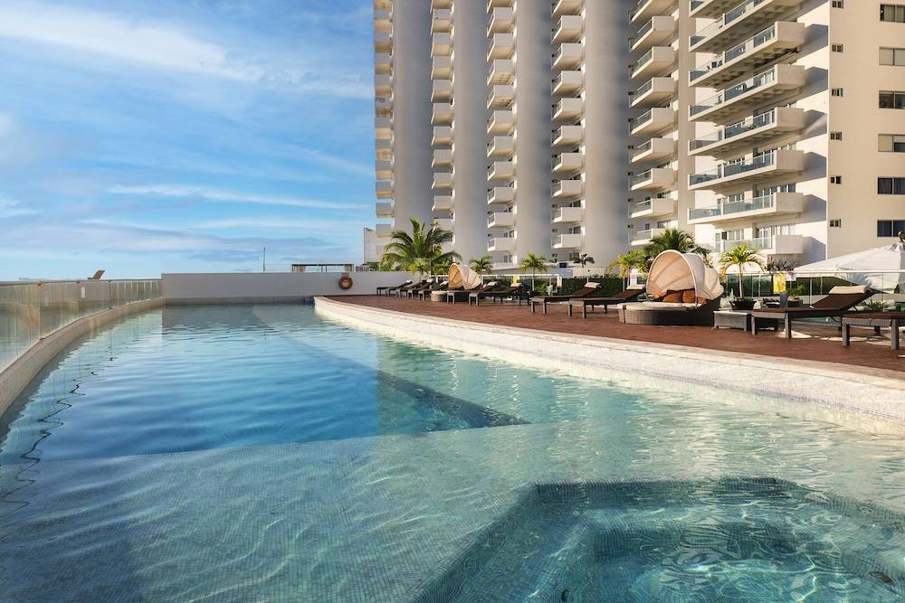 Suites Malecon Cancun 1