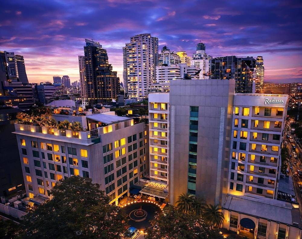 Radisson Suites Bangkok Sukhumvit 1