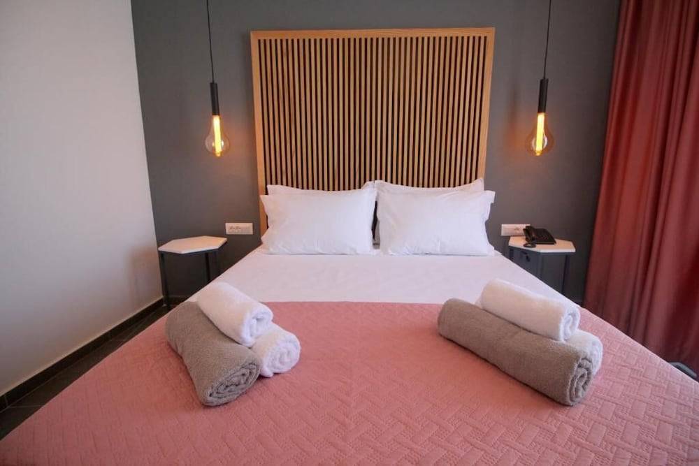 Blue Eye Hotel 2