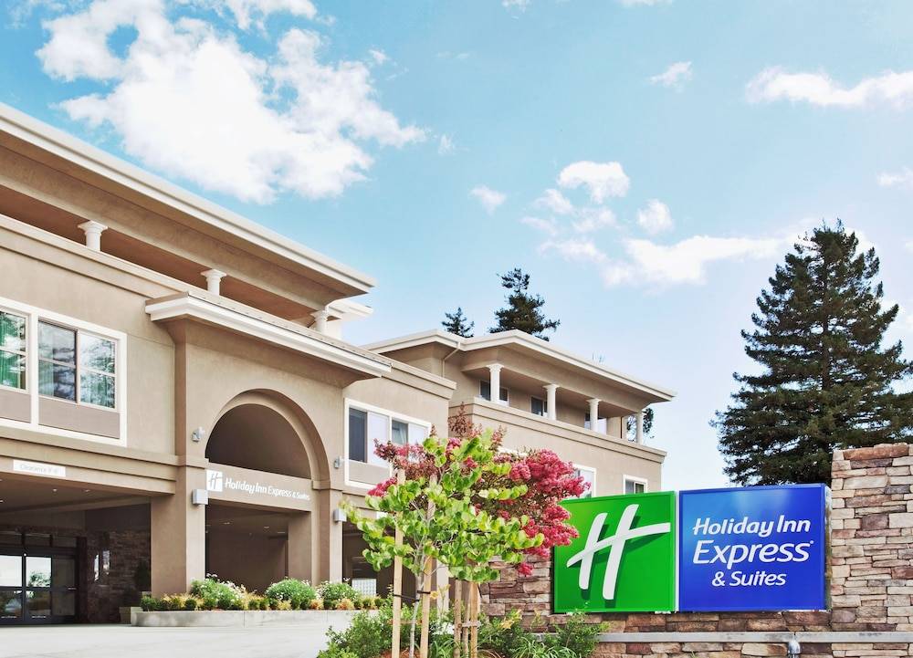 Holiday Inn Express & Suites SANTA CRUZ by IHG 1