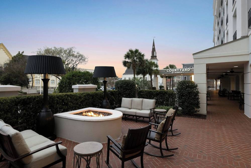 Courtyard by Marriott Charleston Historic District 1