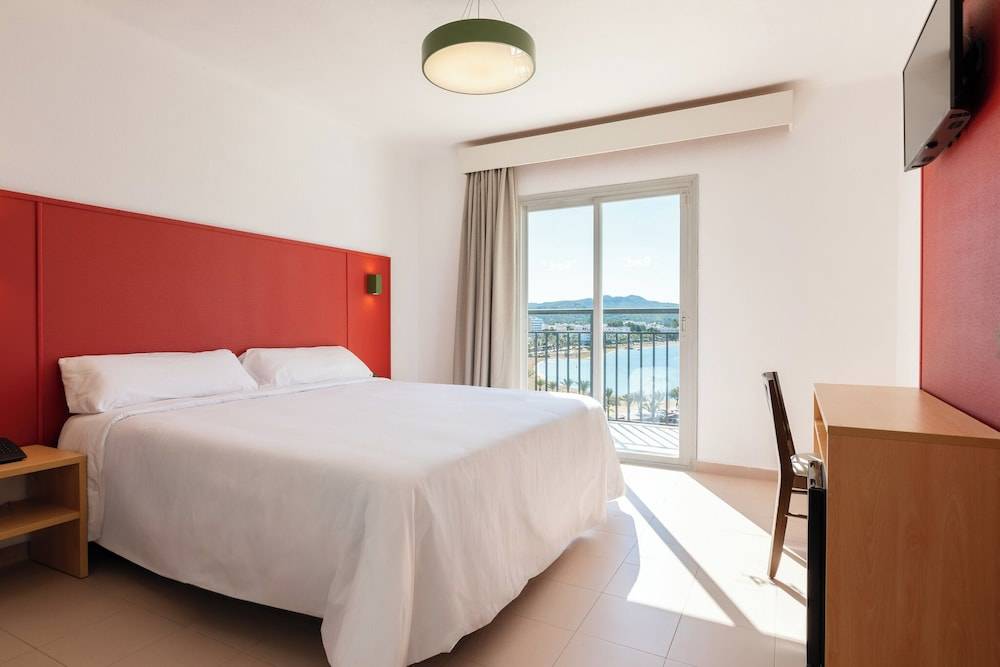 The Red Hotel - Adults Only 1