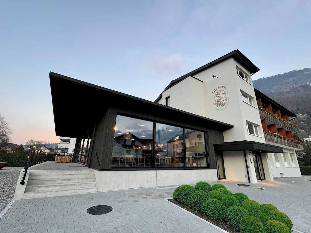 Giessen Hotel & Coffeehouse 1