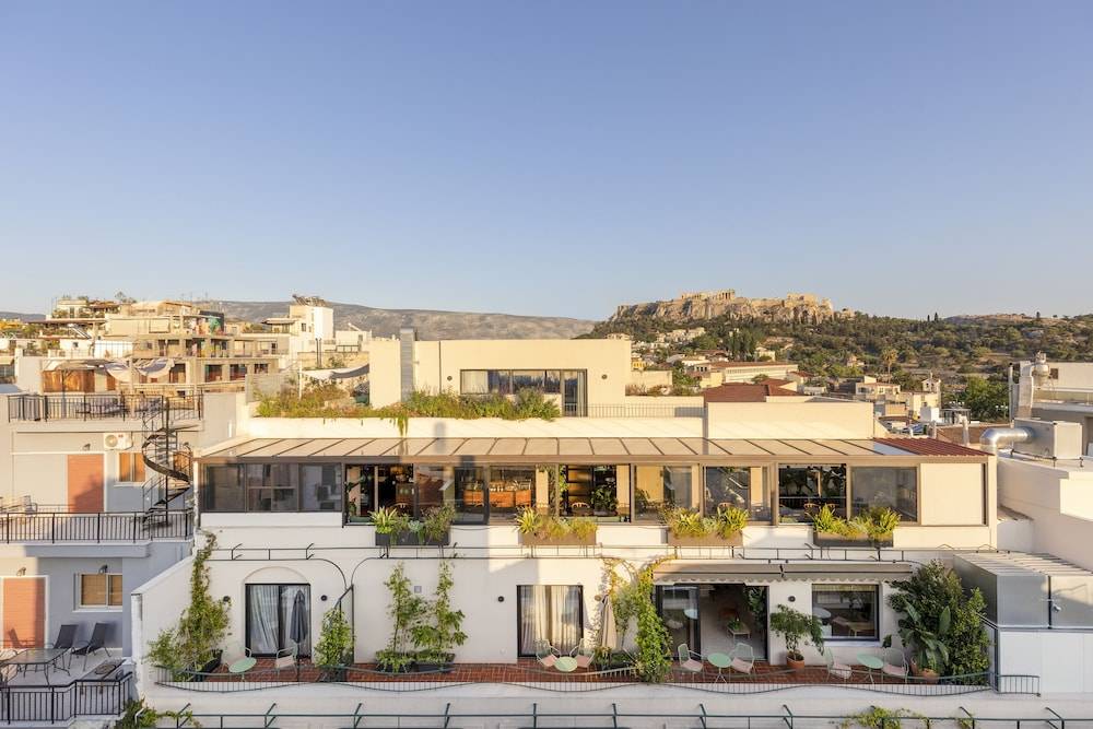 L'Avventura Athens 1