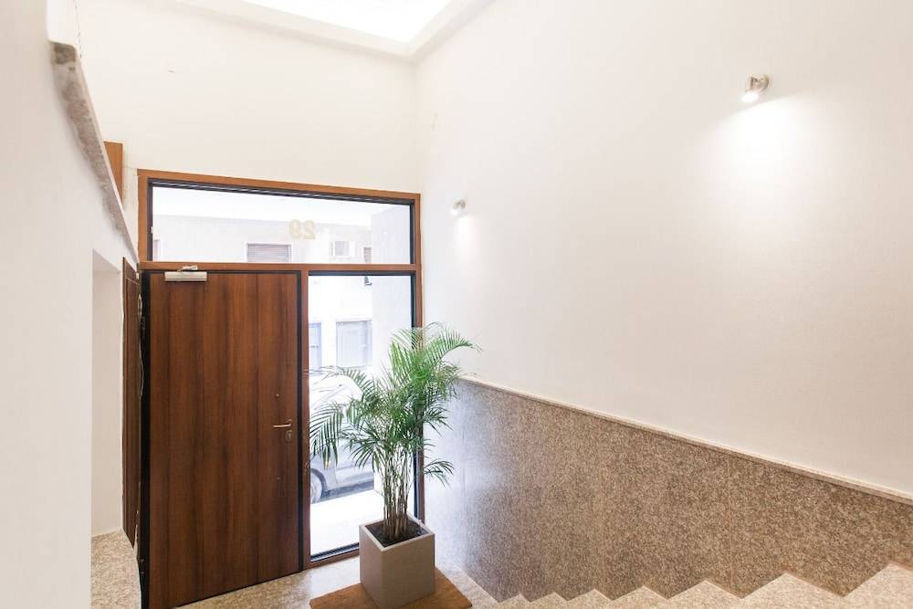 Nicholas Point Apartments and Rooms 2