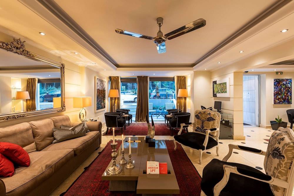 Best Western Plus Embassy Hotel 2