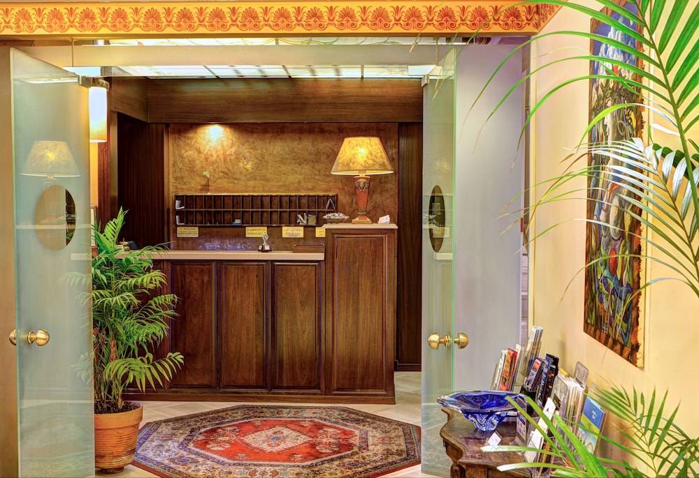 Nicola Hotel 2