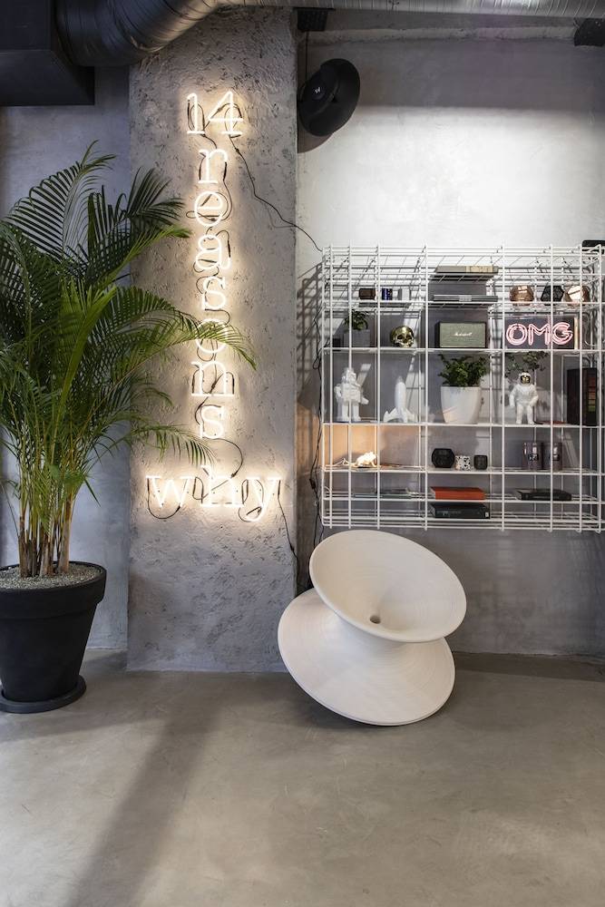 14 Reasons Why Hotel Athens 2