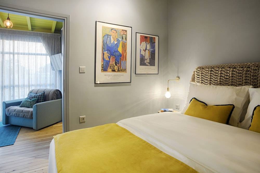 The Frogs_Guest House 1