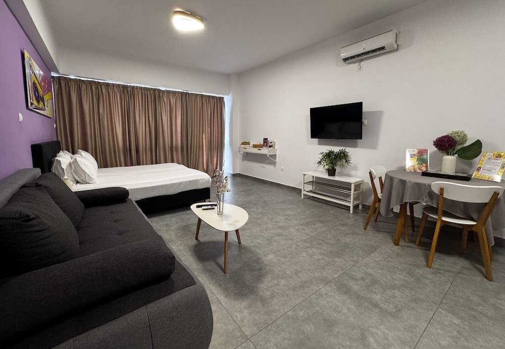 Connect Suites 1