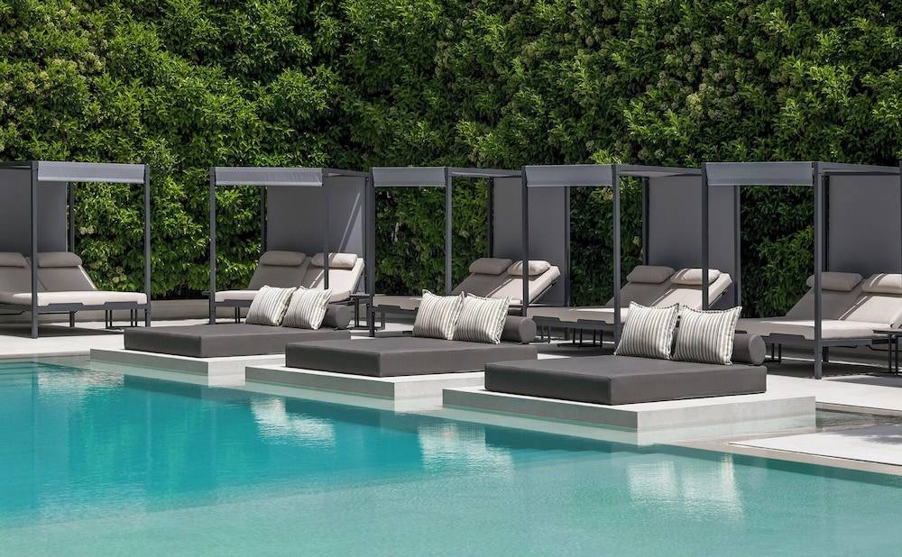 Blazer Suites Hotel 1