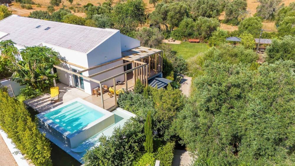 Laranjal Farm House 1