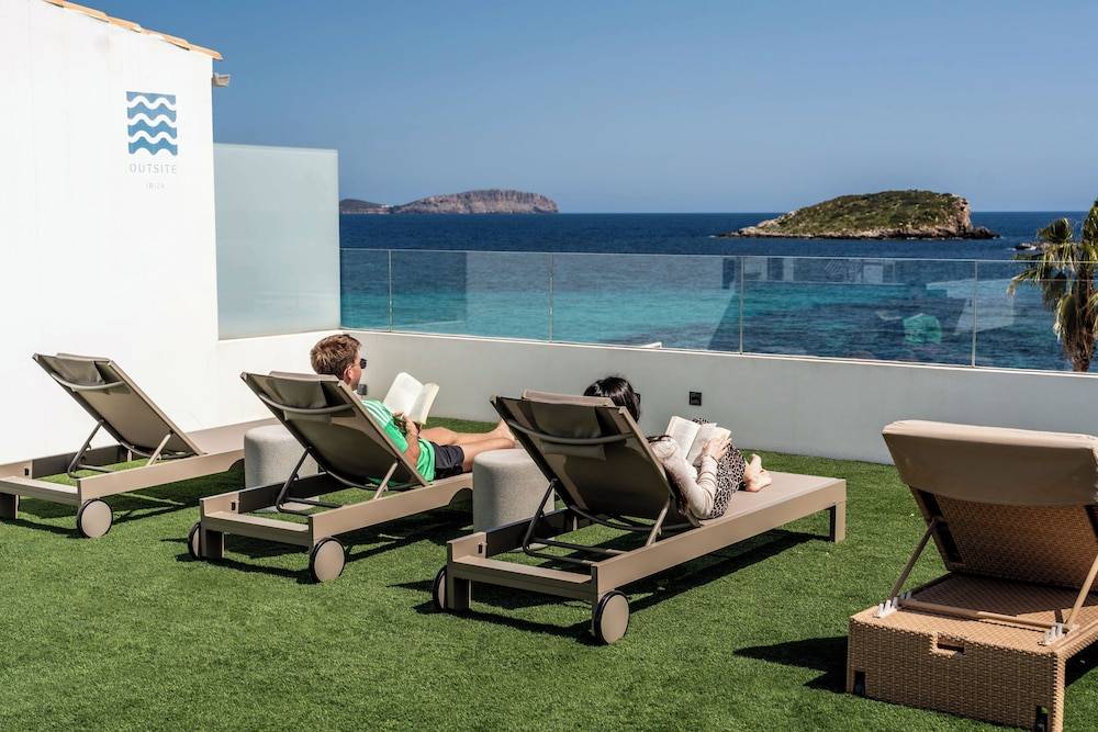 Outsite Ibiza - Work, Connect, Explore 1