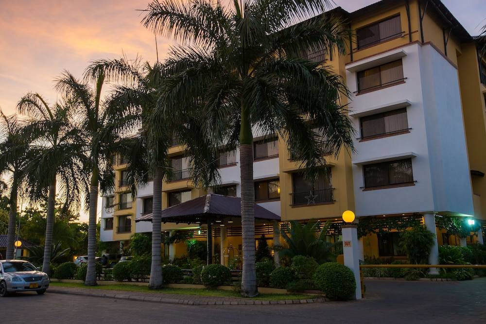 Sea Cliff Court Hotel & Luxury Apartments 1