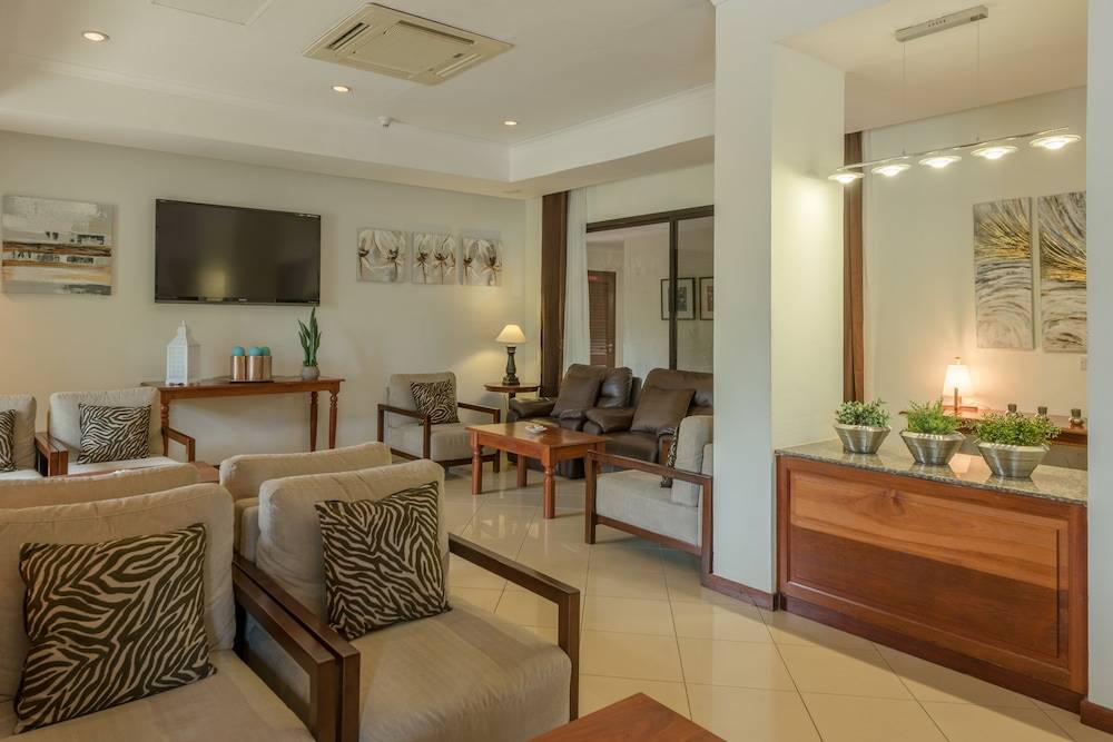 Sea Cliff Court Hotel & Luxury Apartments 2