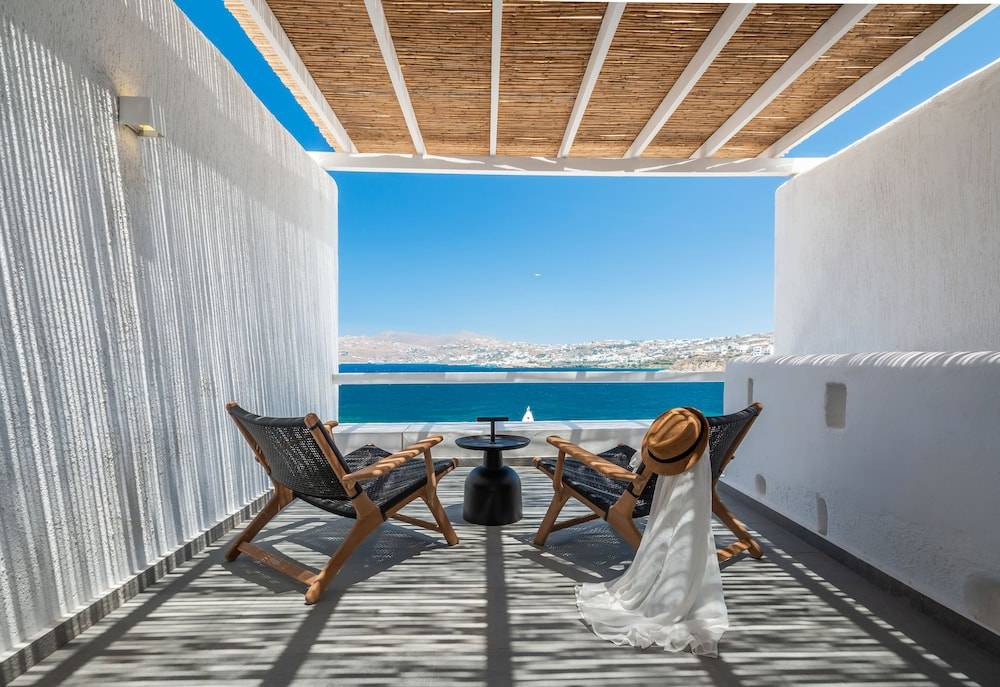 Dreambox Mykonos Suites and Mini Villas 1