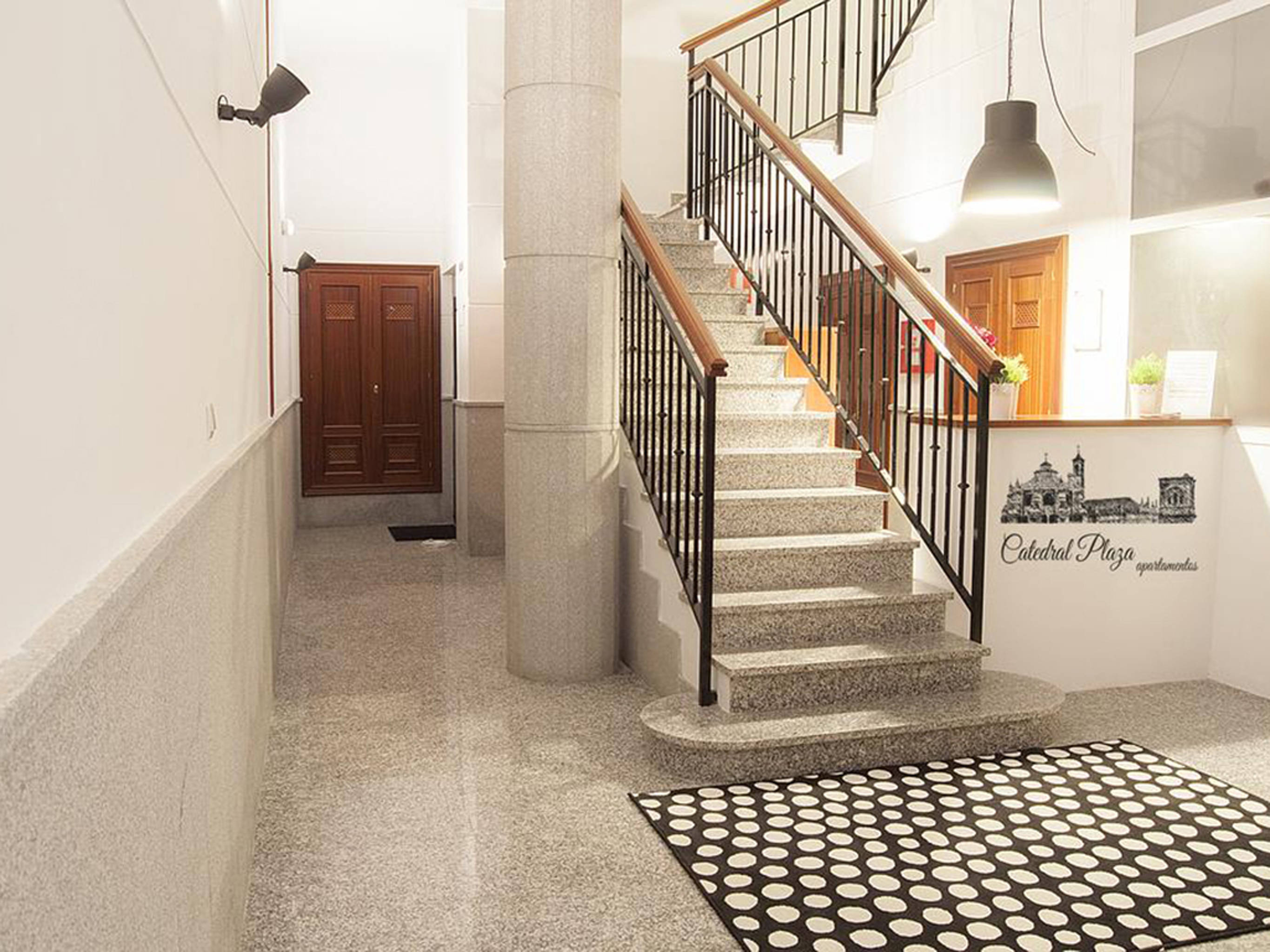 Apartamentos Catedral Plaza 3000 1