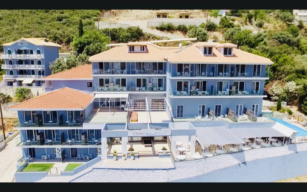 Ponti Beach Hotel 1