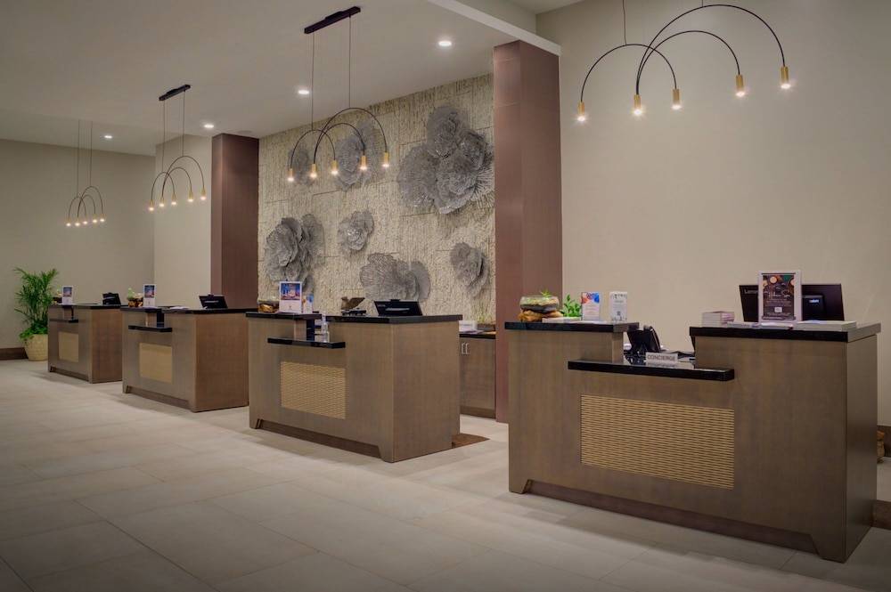 JW Marriott St Maarten Beach Resort & Spa 2