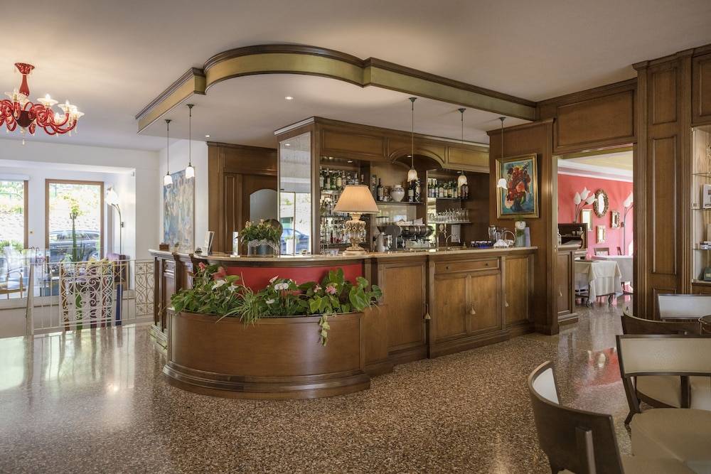 Villa Madrina Lovely and Dynamic Hotel 2