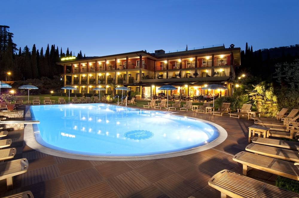 Villa Madrina Lovely and Dynamic Hotel 1