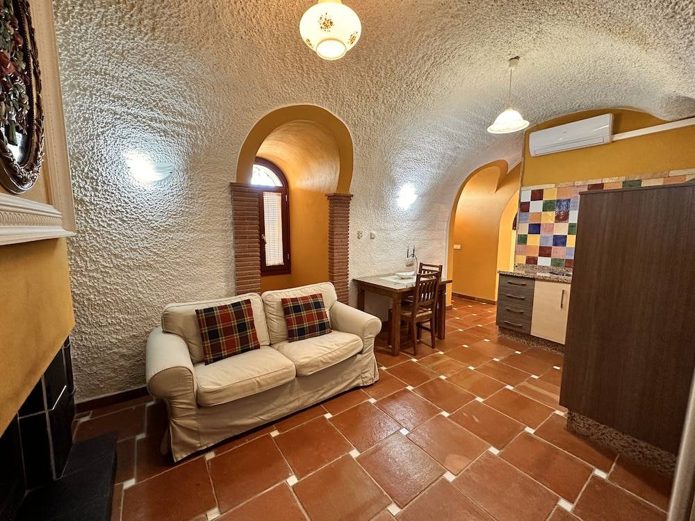 Cuevas La Granja 2