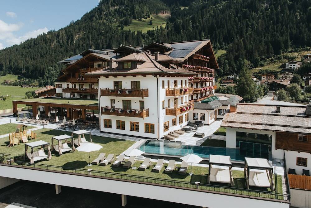 Hotel Tauernhof 1